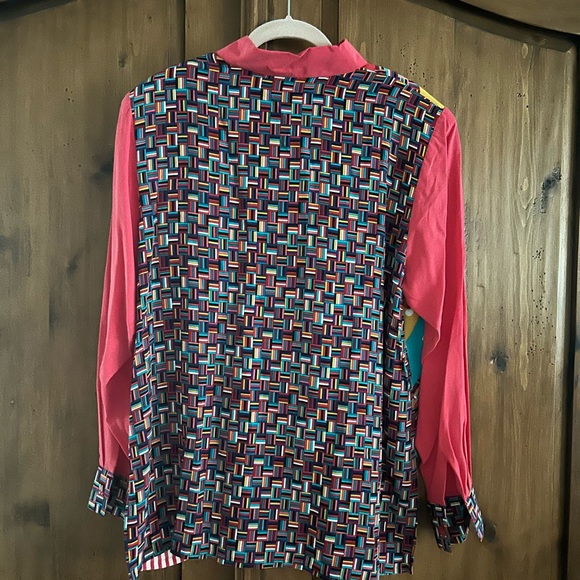 KOOS of Course Silk Pattern Play Button LS Blouse - Picture 4 of 7